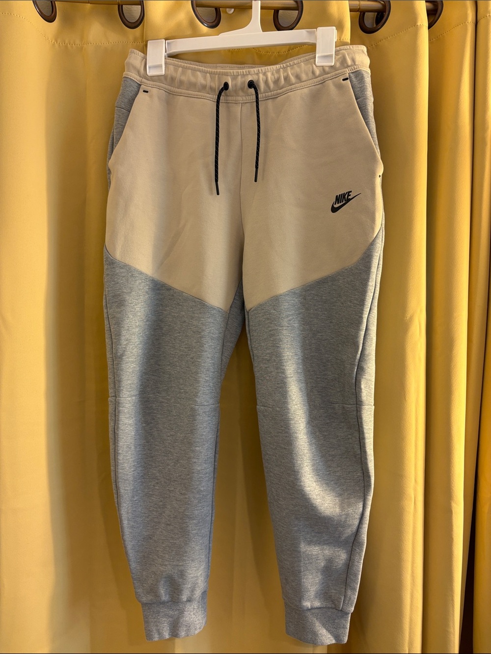 Nike Men’s Tech Fleece Cream and Grey Colorblock Joggers